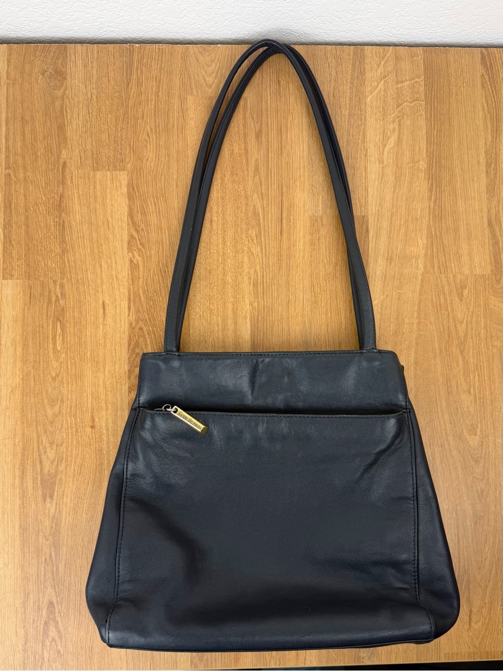 Vintage Giani Bernini Black Leather Shoulder Bag with Gold Accent